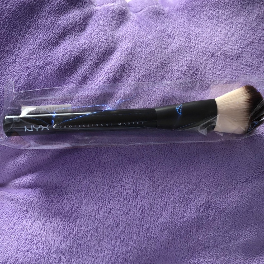 NYX Makeup Brush